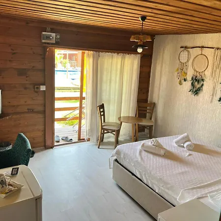 Woodentowns-ahsap Evler Couette-café Bitez