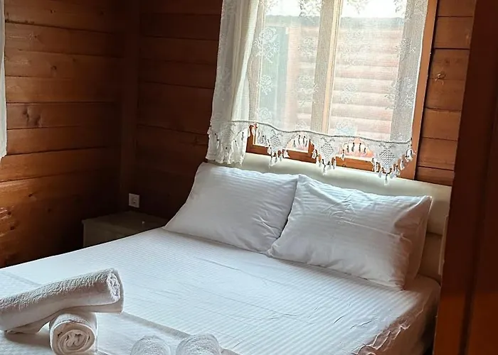 Bed and breakfast Woodentowns-ahsap Evler 3*