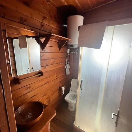 Woodentowns-ahsap Evler Bed and Breakfast *