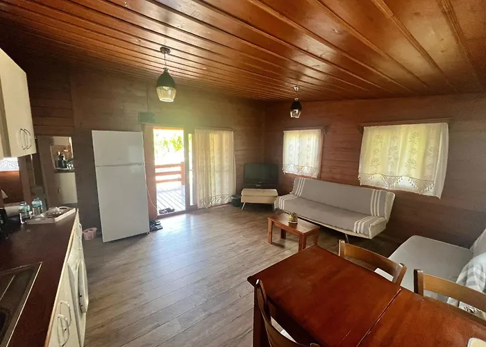 فندق مبيت وإفطار Woodentowns-ahsap Evler 3*