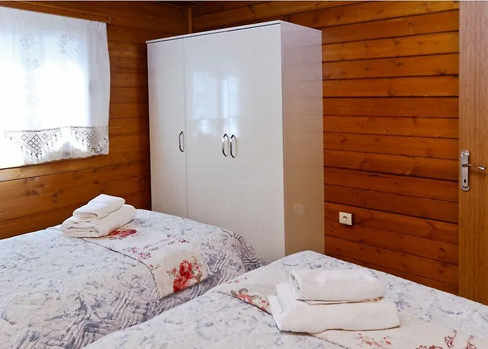 فندق مبيت وإفطار Woodentowns-ahsap Evler بيتيس